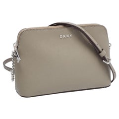 DKNY Borsa a tracolla Bryant Dome in pelle grigia