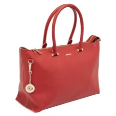 Bolso con cremallera DKNY Bryant Park de piel roja