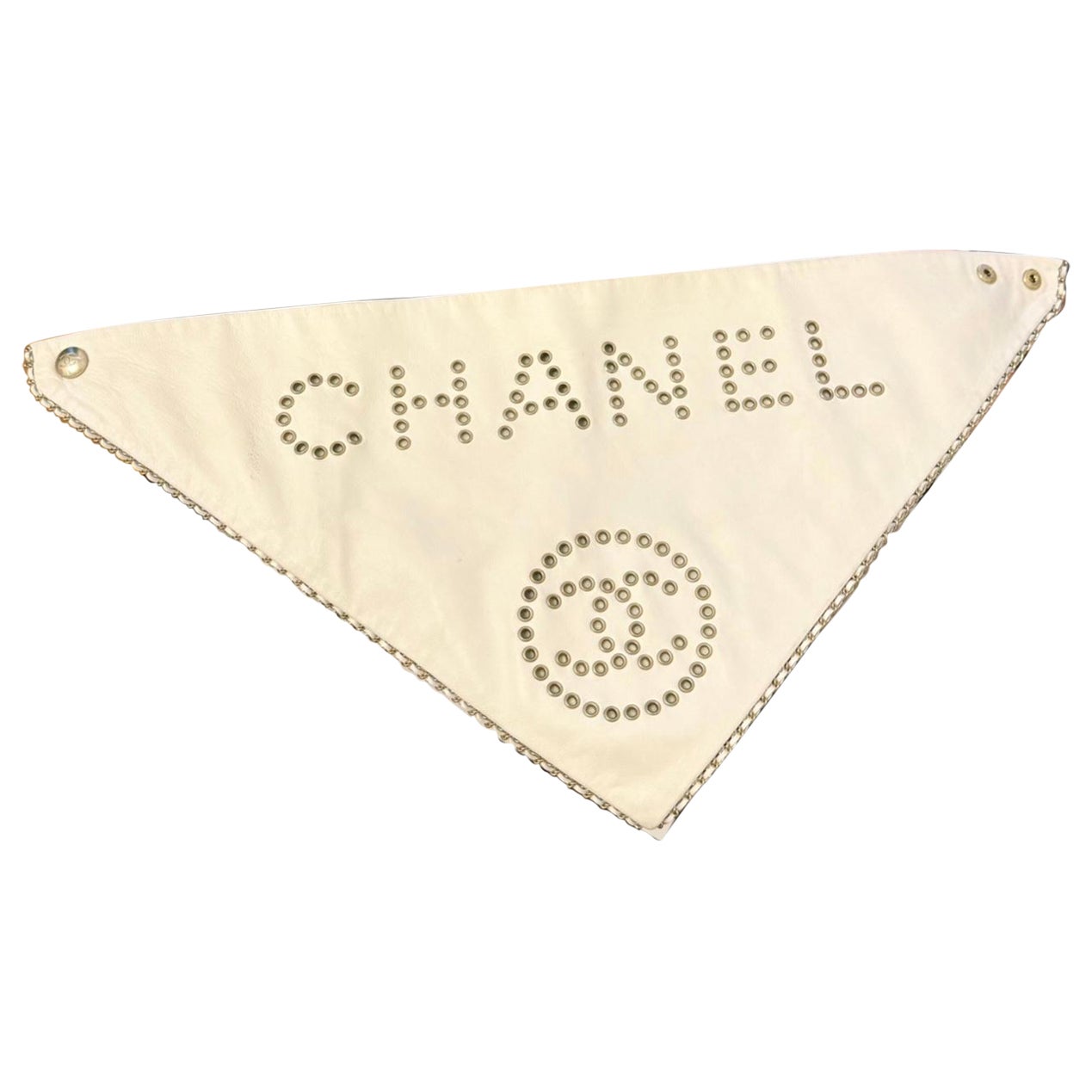 Chanel F/W 2019 runway bandana lammfell lederhalstuch im Angebot