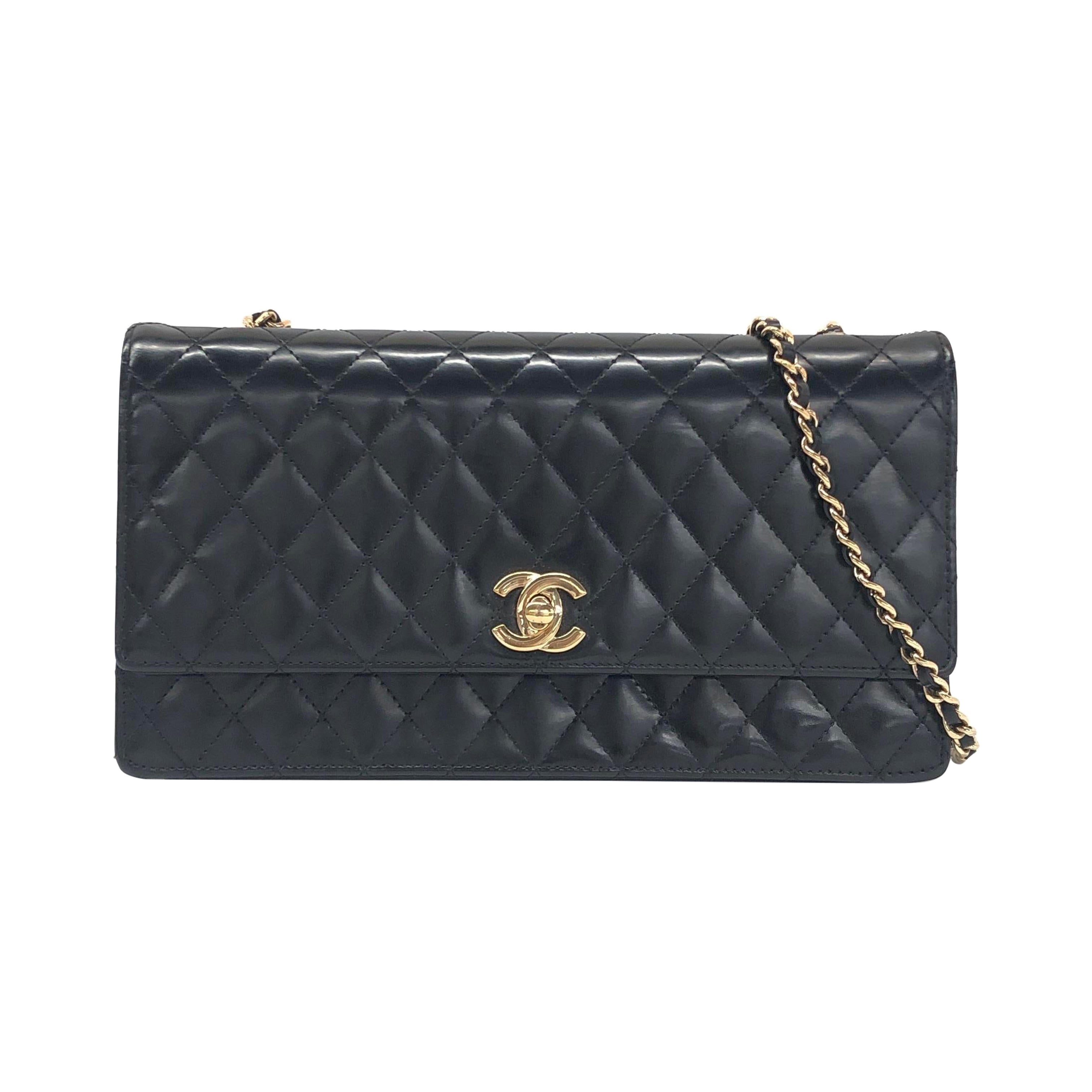Chanel Classic Flap Medium East West Schwarzes Kalbsleder 2011-2012 im Angebot