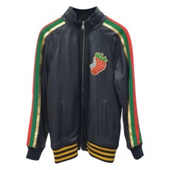 Gucci Veste de survêtement en cuir noir à patchs de fraises Sz.40