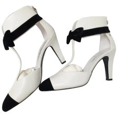 NWOB Chanel Black White Heeled Sandals Sz.41