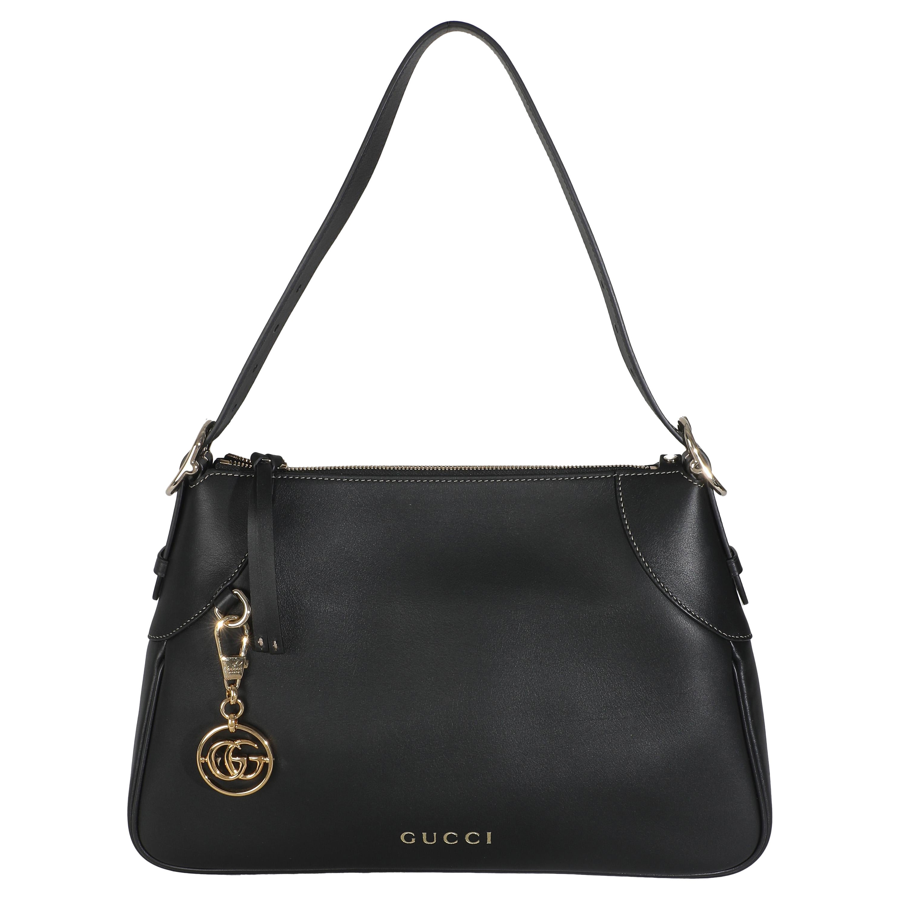 Bolso de hombro mediano con emblema GG de piel de becerro negra de Gucci