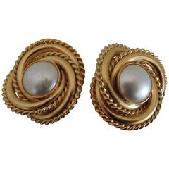 Bijoux by Carlotta Gold Tone Faux White Pearls Clip on Earrings