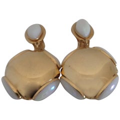 Gold Tone Faux Pearls Pendant Clip on earrings