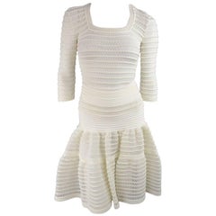 ALAIA Size M Cream Mesh Knit Scoop Neck Ruffle Skirt Set (Ensemble de jupe à volants en maille)