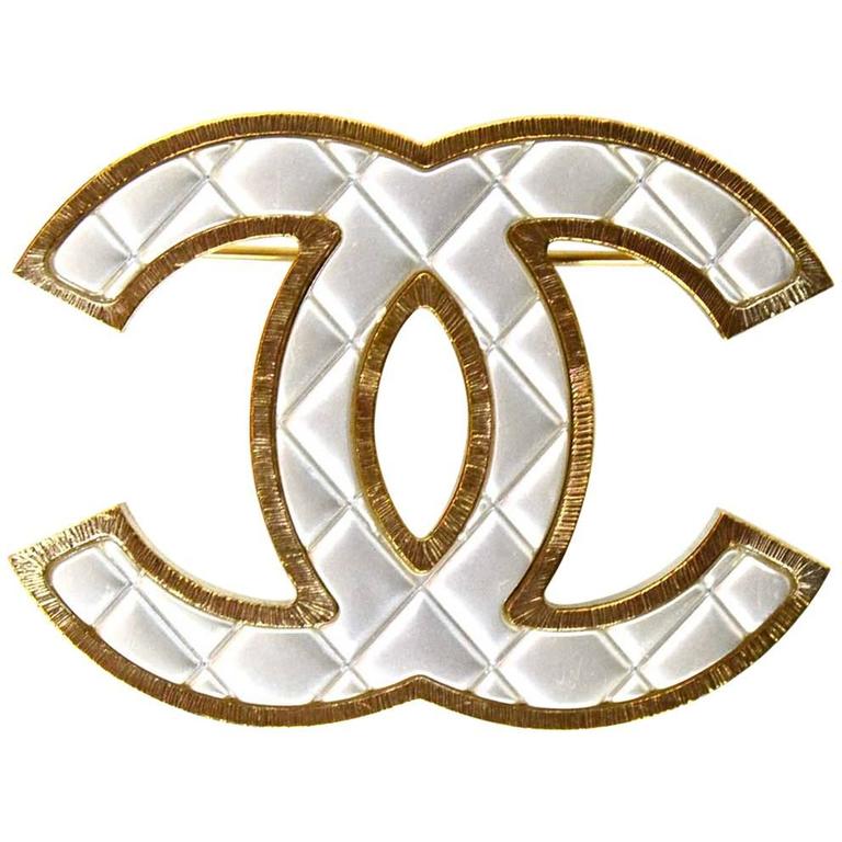 Chanel quilted brooch deals