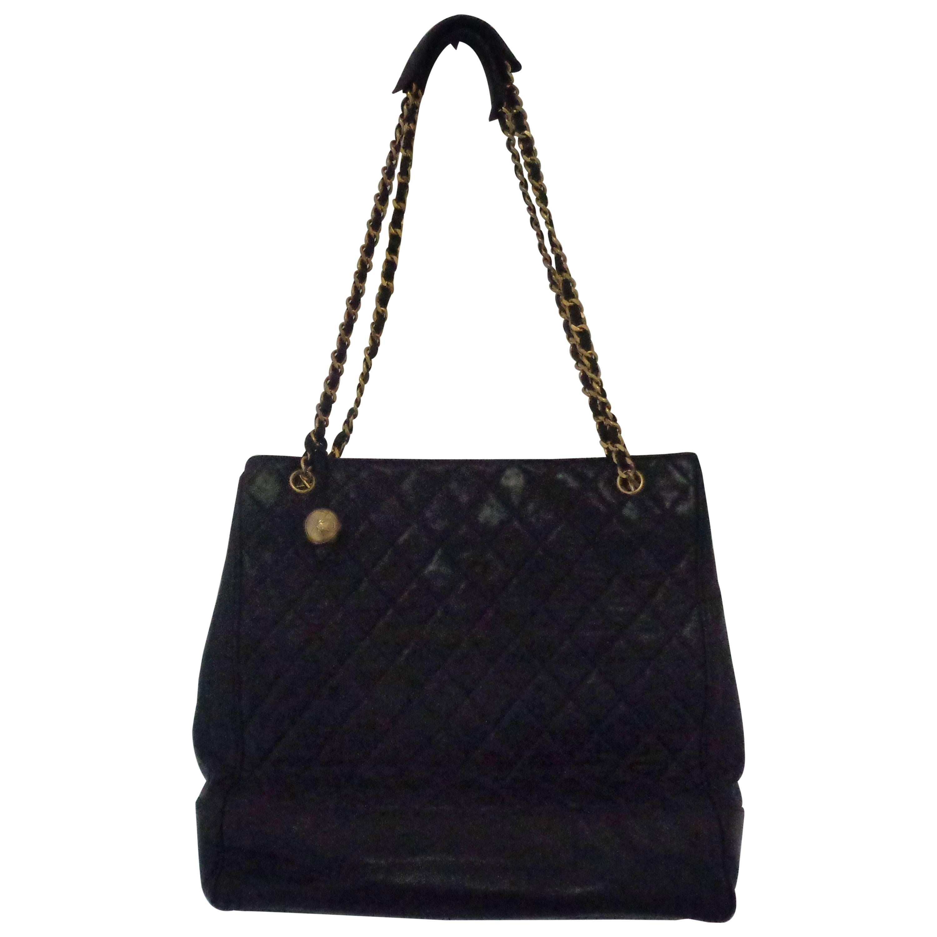 1980s Chanel black leather Shoulder Bag