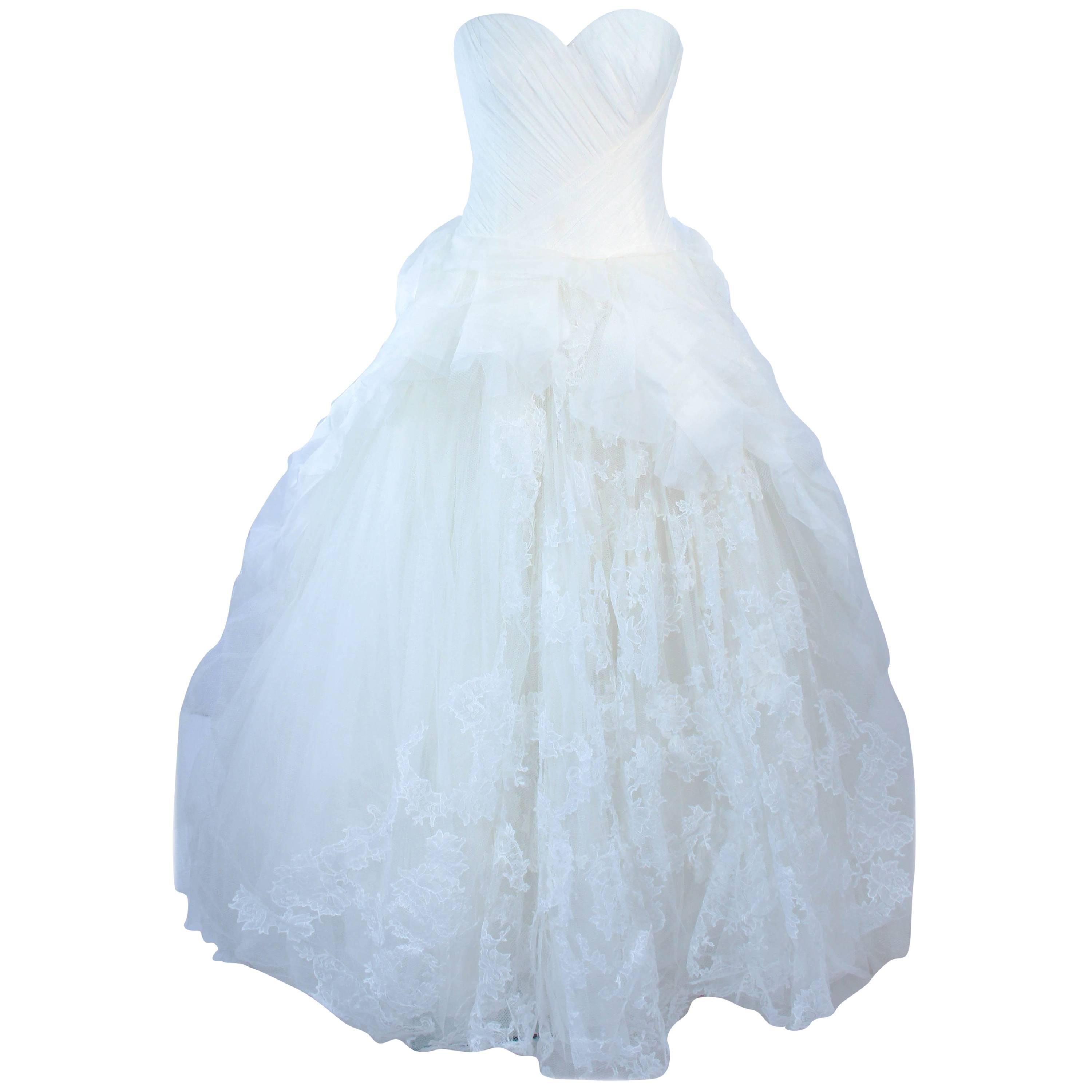 VERA WANG White Tulle & Lace Wedding Gown With Gathered Bustier Size 4 10K
