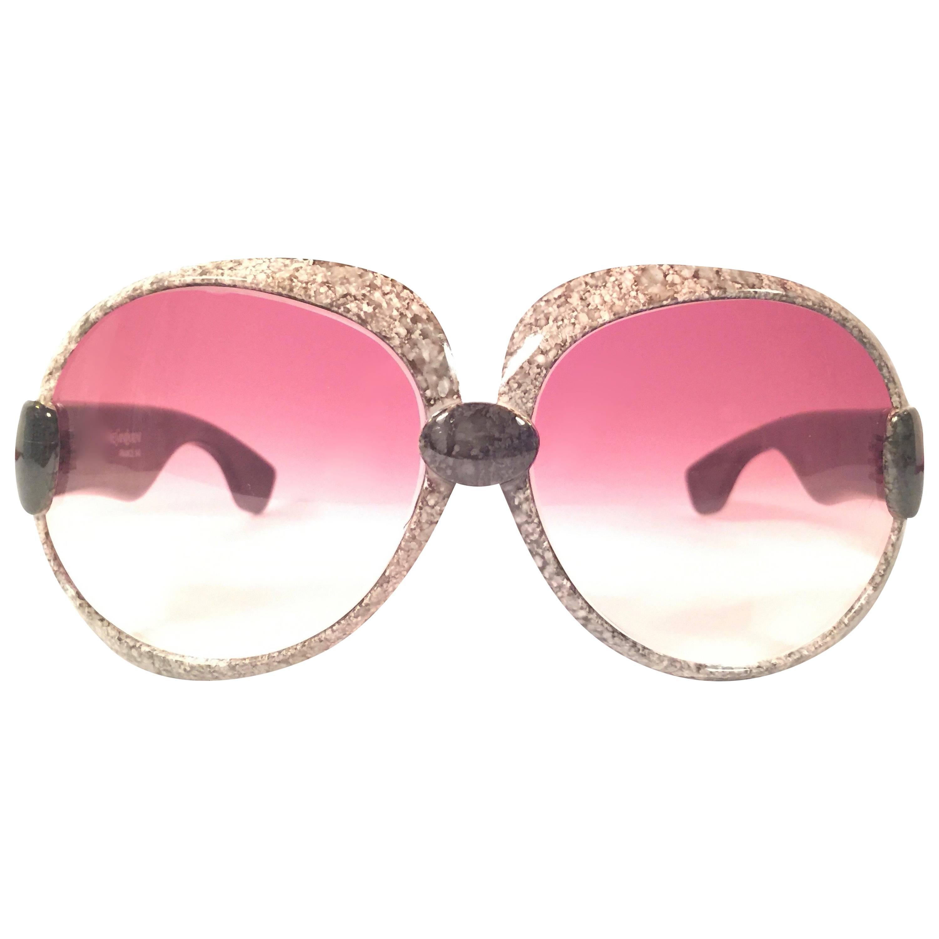 Yves Saint Laurent - Lunettes de soleil vintage noires et grises en jaspe, neuves, YSL 543, France, 1970 en vente