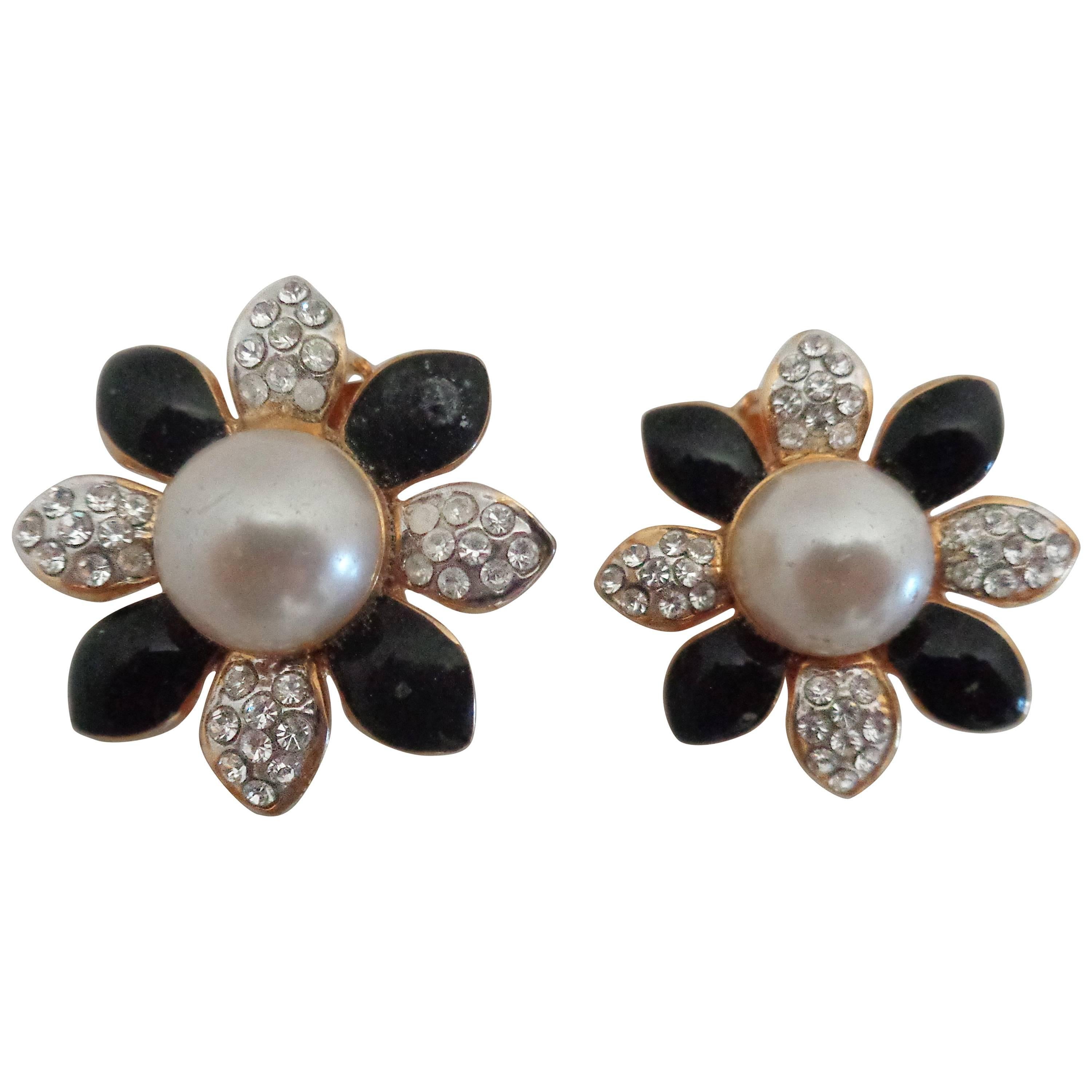 1980s Gold Tone Black studs faux pearls clip on earrings