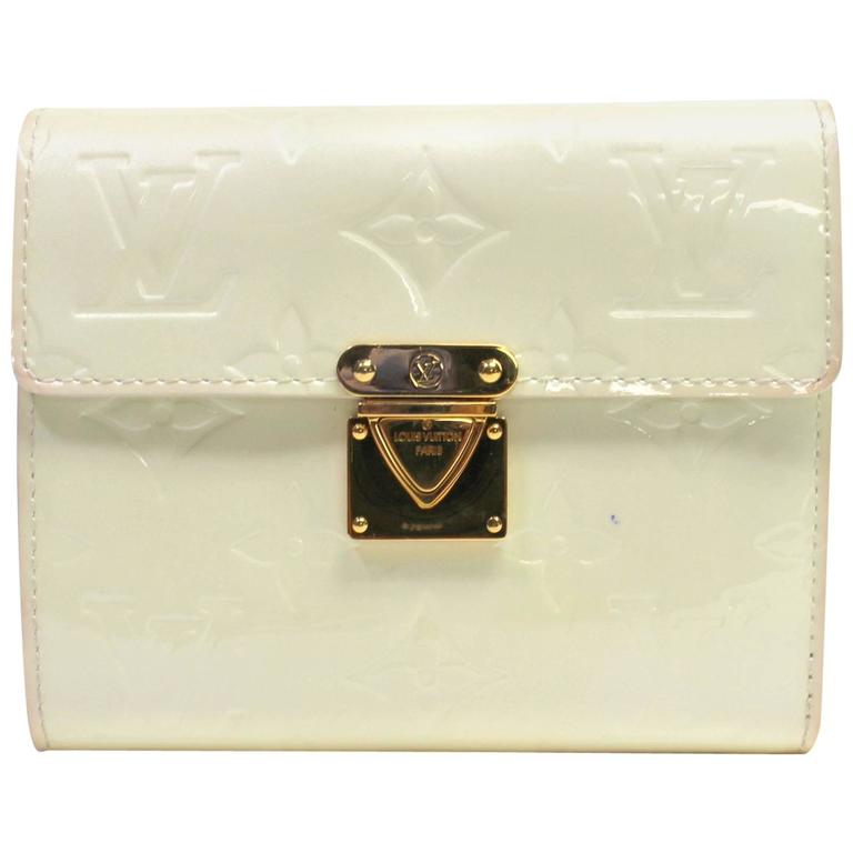 Louis Vuitton Ivory Vernis Leather Koala Wallet For Sale at 1stDibs