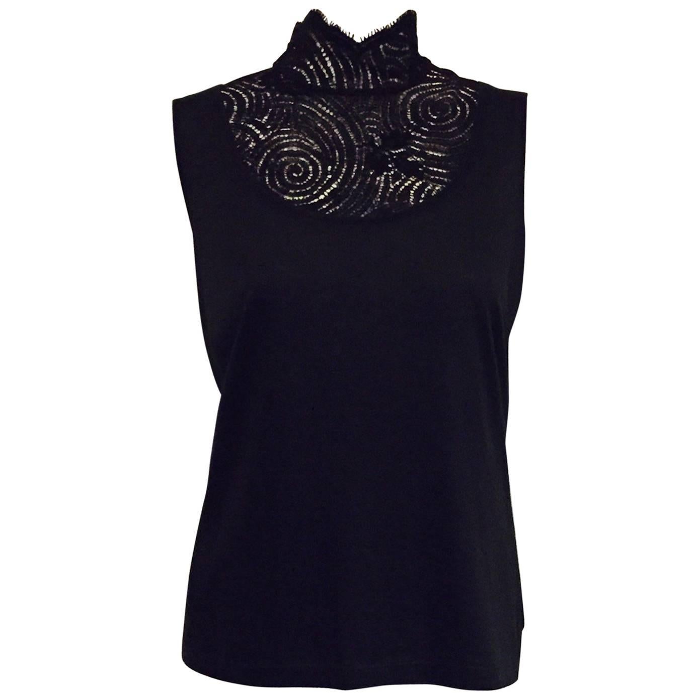 Always in style Akris sleeveless tank with lace trim For Sale