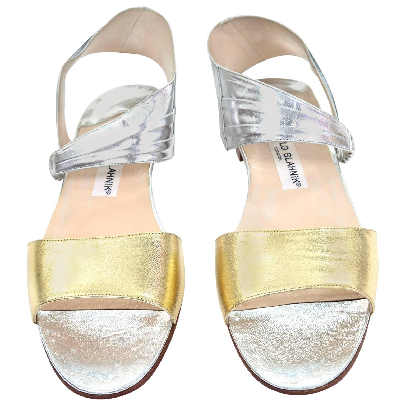 New Vintage Manolo Blahnik London Shoes Gold Silver Metallic Sandals 38.5 For Sale