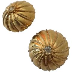 Retro Nina Ricci gold Tone Clip-on earrings