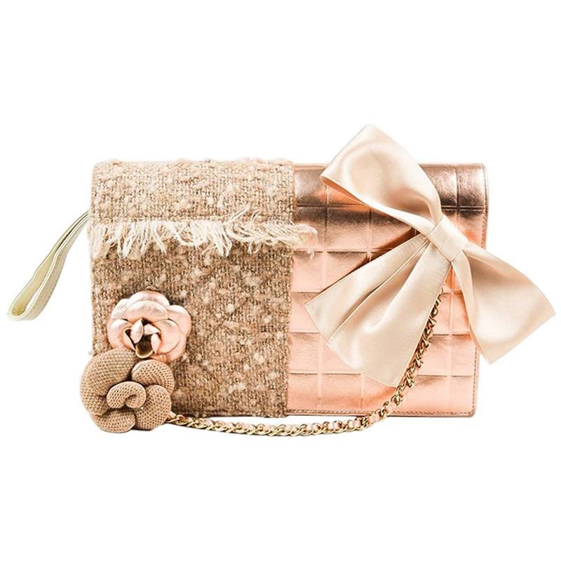 Chanel 01A Tan Rose Gold Leather Tweed Camellia Clutch For Sale