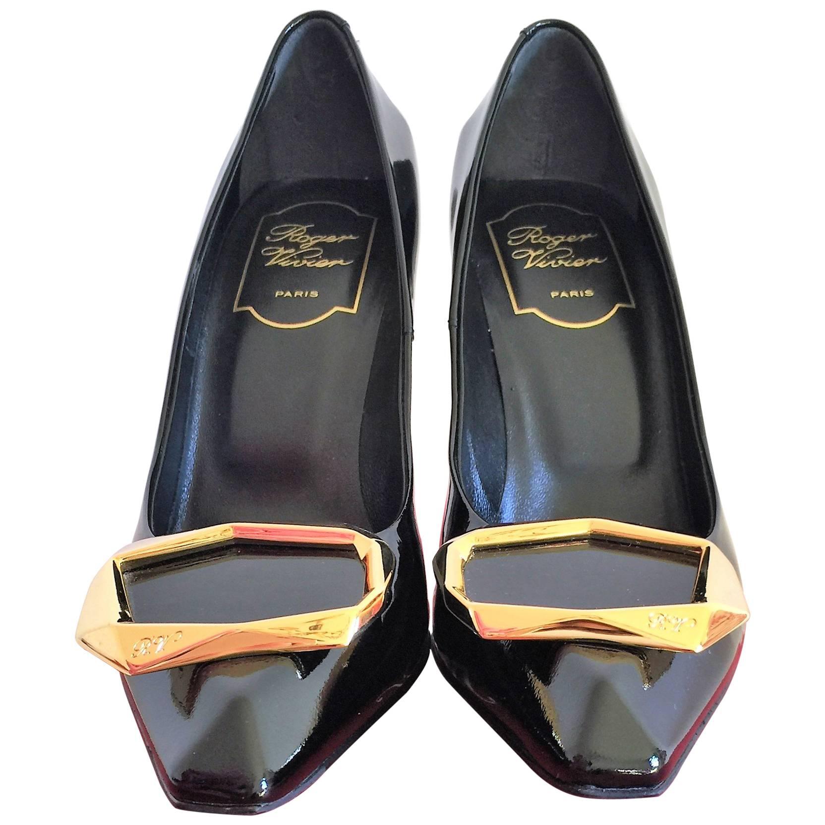 Roger Vivier Black Patent Leather Shoes Size 6.5, Heel Shoes in perfect status For Sale