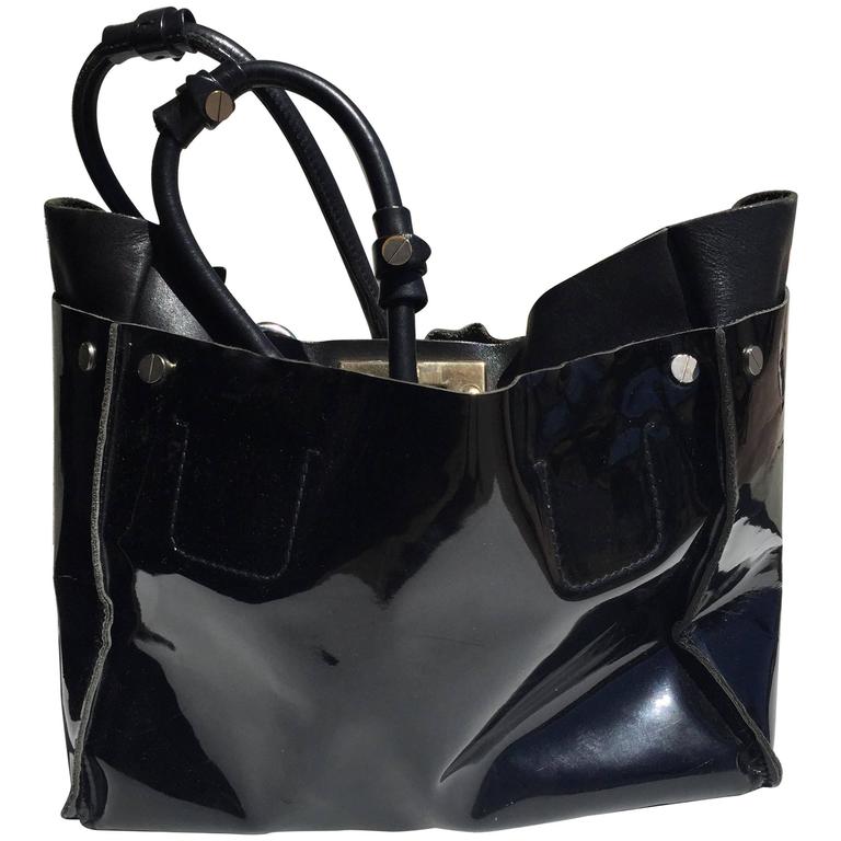 Chloe Large Black Patent Leather Cyndi Tote Bag At 1stdibs Chloe Large Black Patent Leather Cyndi Tote Bag For