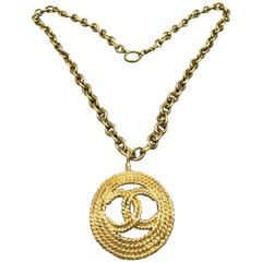 Vintage Chanel Gold Toned Plated Metal Round Rope "CC" Pendant Necklace 11