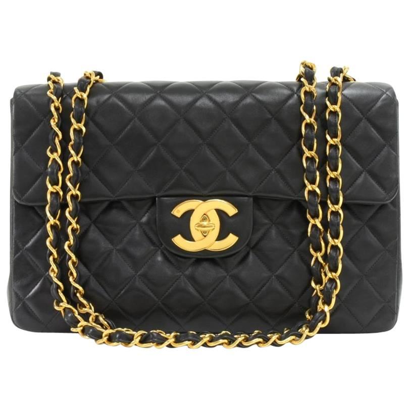 Chanel 13" Maxi Jumbo Black Quilted Leather Shoulder Flap Bag For Sale