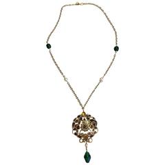 MARGUERITE DE VALOIS Pendant in Gilded Metal