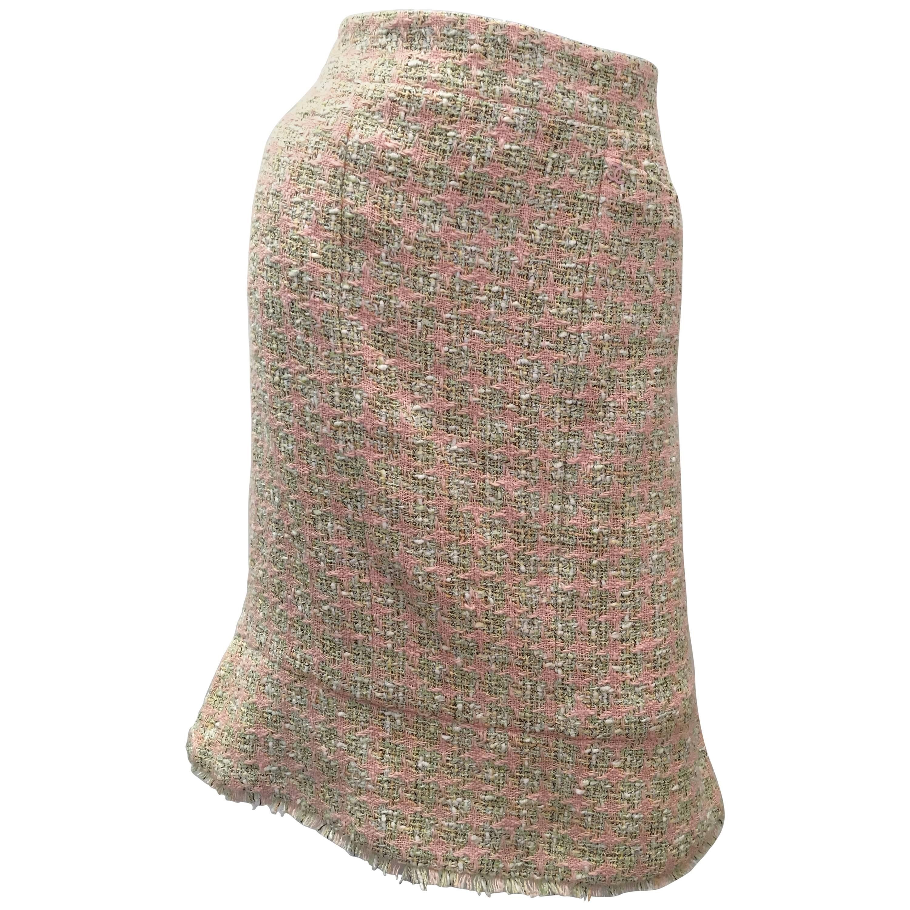 Chanel Skirt - Pink Boucle - Size 46 For Sale