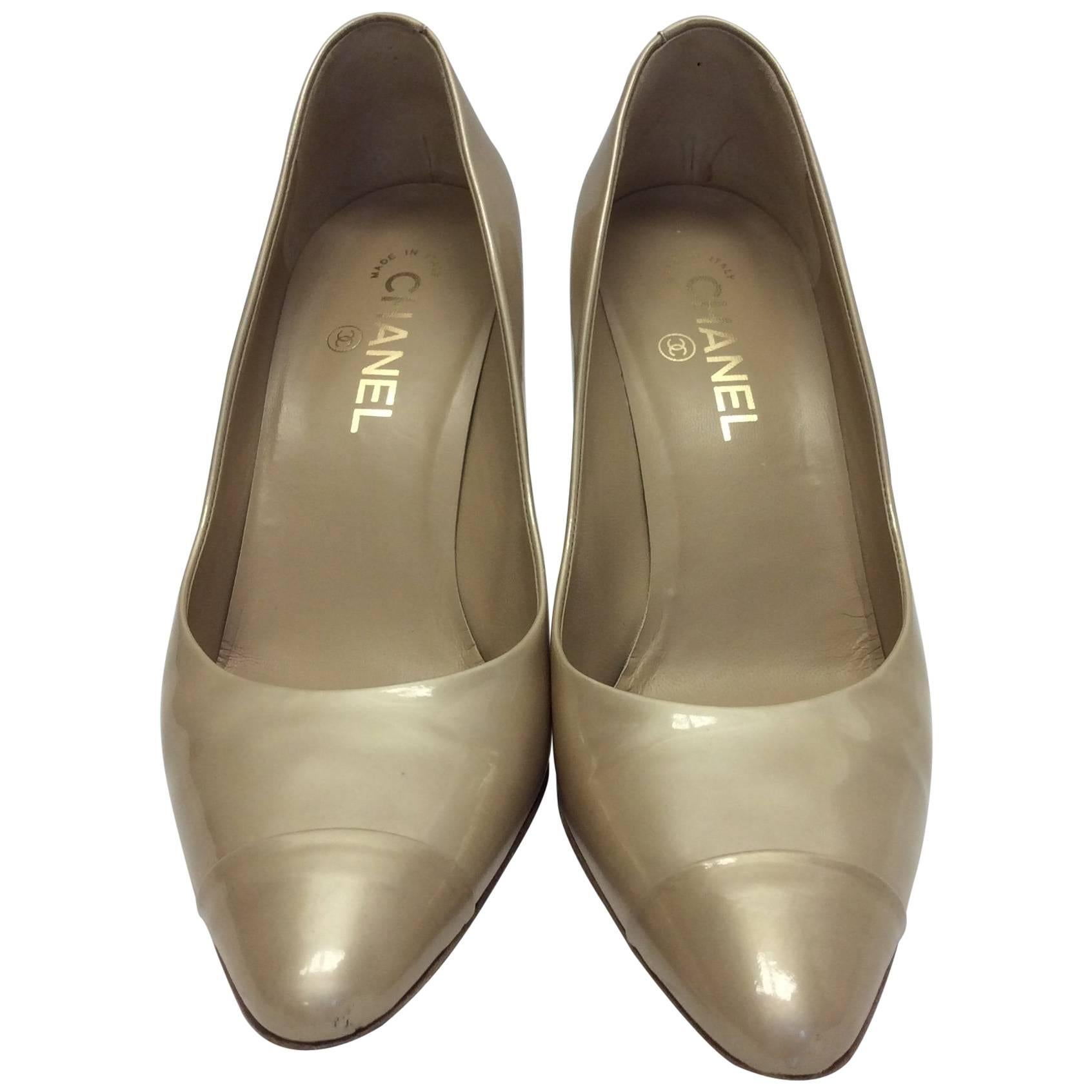 Chanel Patent Leather Cream Pumps For Sale