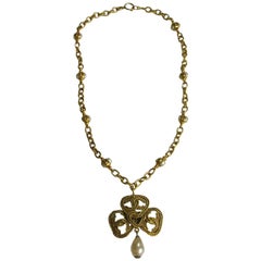 Vintage Chanel Halskette mit Gold und Perlen