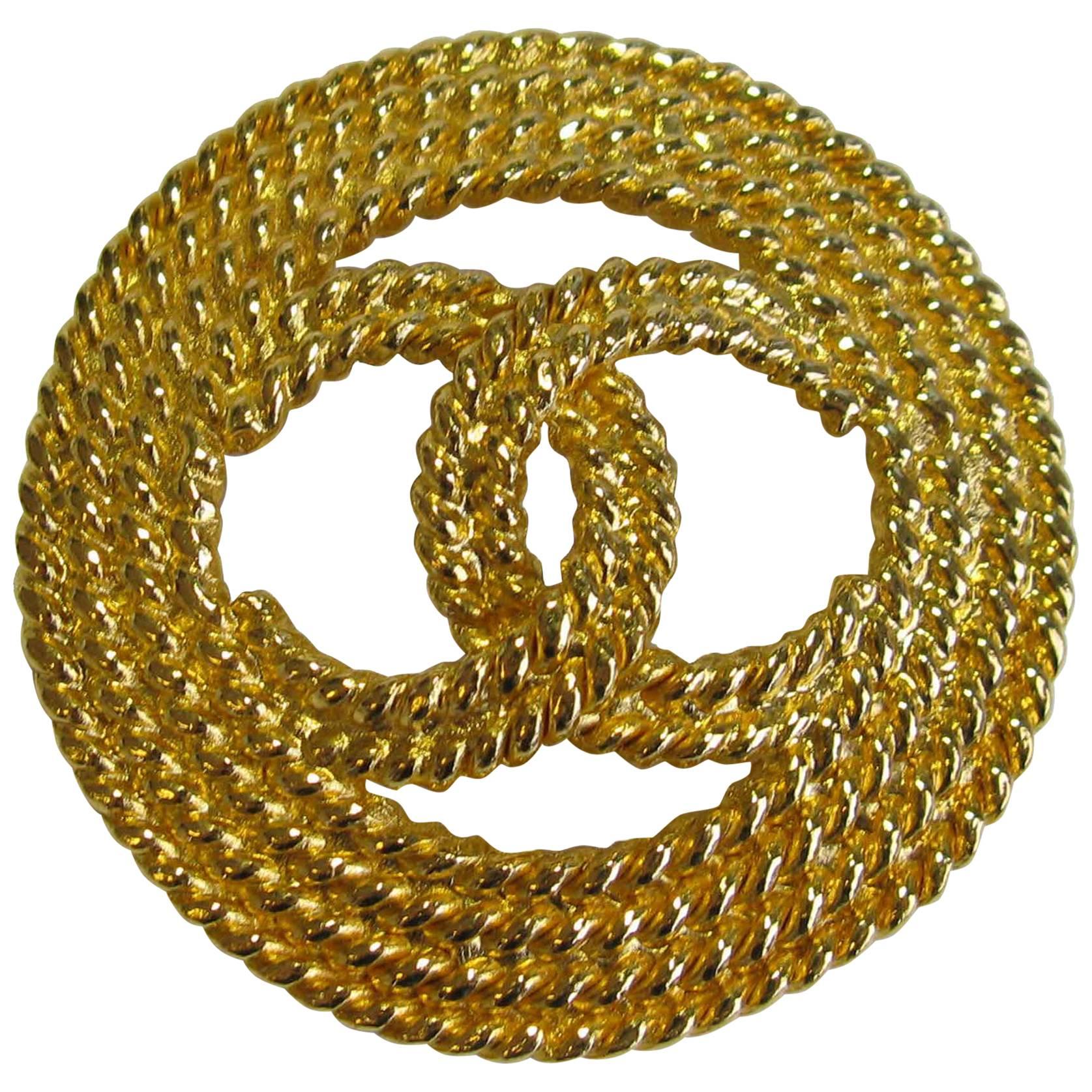 Chanel Vintage Round Brooch in Gilt Metal