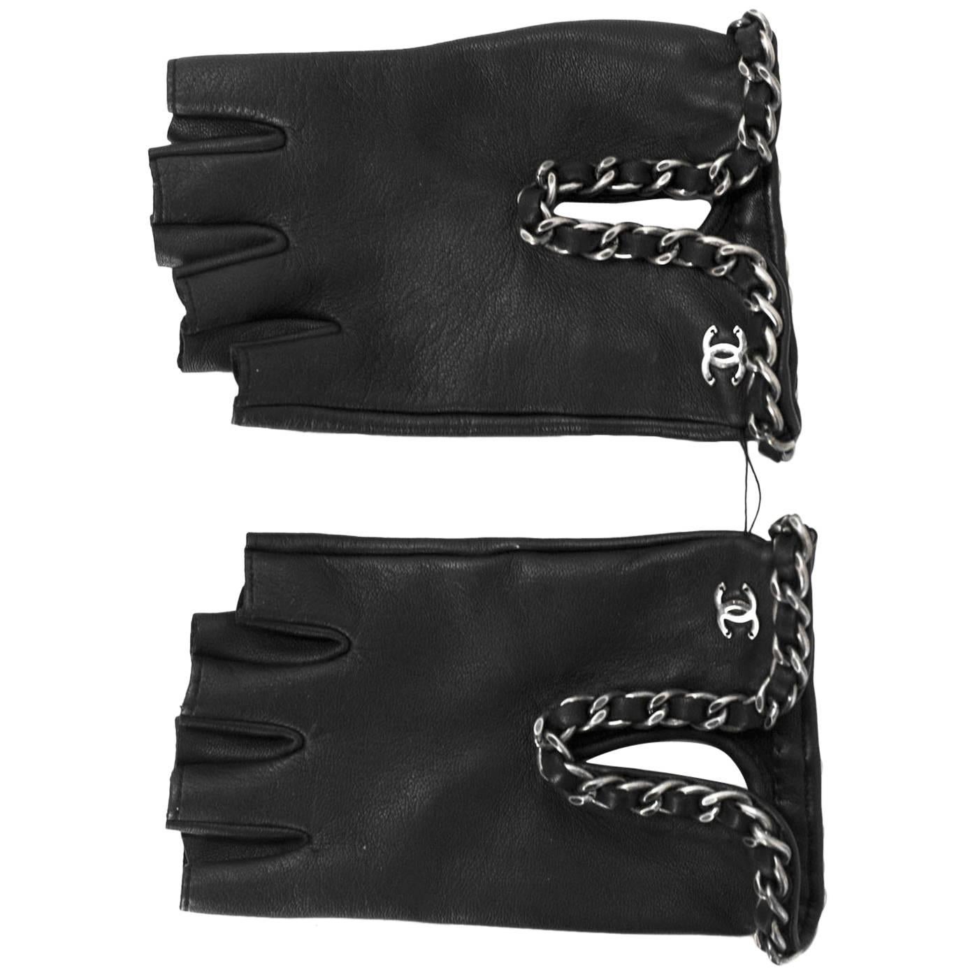 Chanel Black Leather Chain Around Finger-less Gloves Sz 7