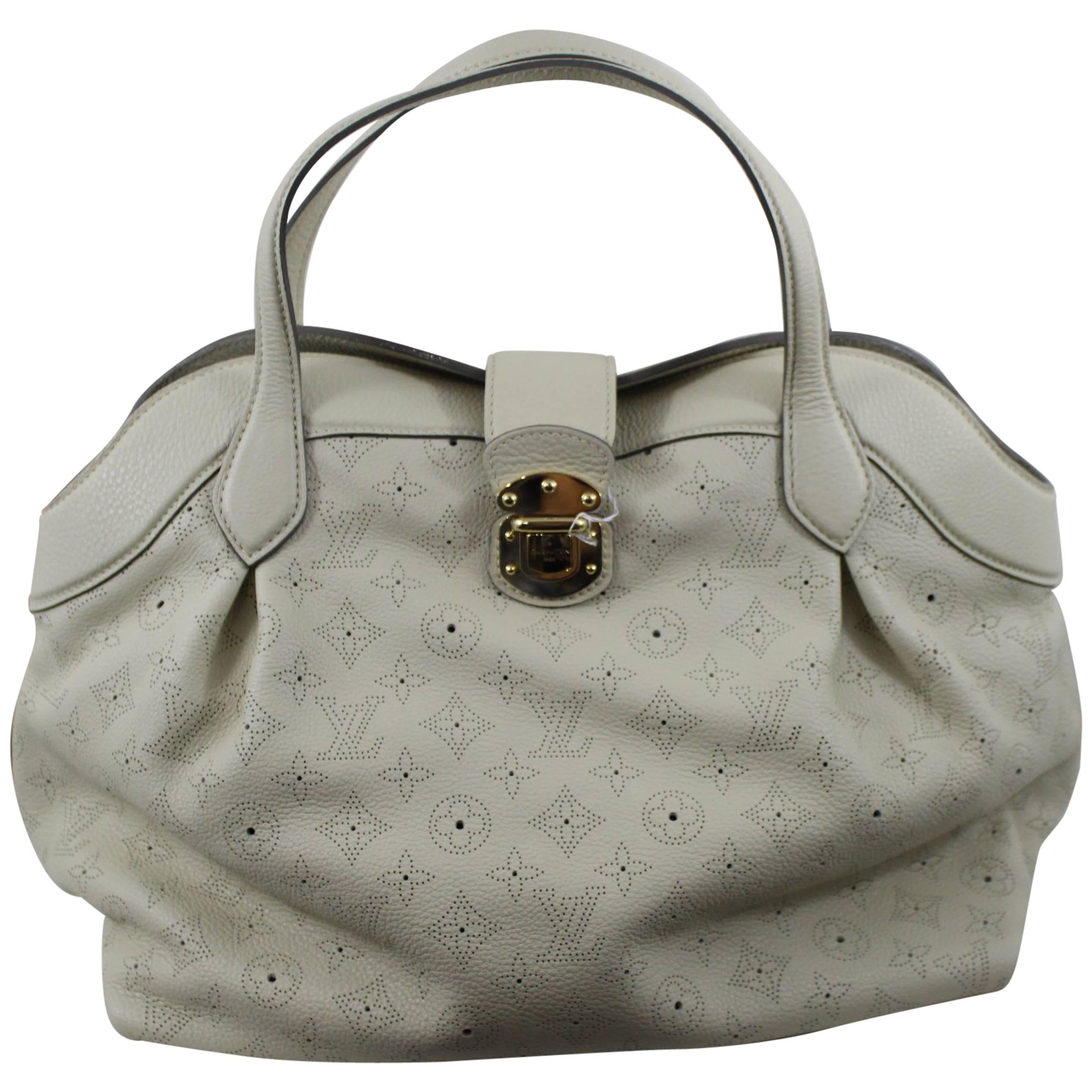 Louis Vuitton Mahina Leather Cirrus MM Bag. Excellent Condition