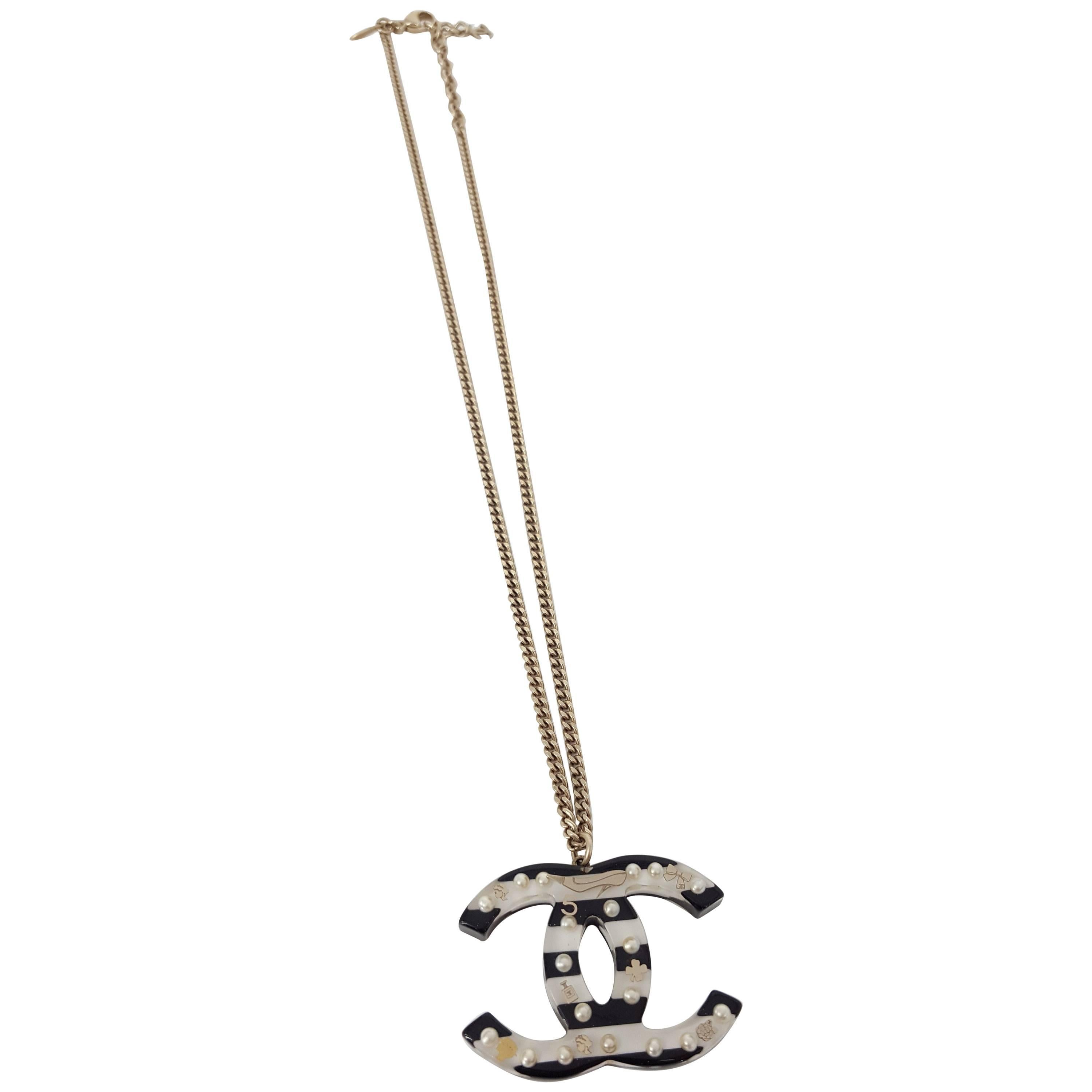 Chanel Reversible Lucite CC Iconic Necklace With Pale Gold Tone Chain  2006 For Sale