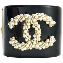 Chanel Baroque-Esque Pearl Logo Bracelet, 2015