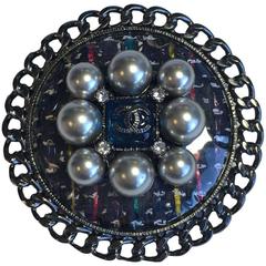 CHANEL Brooch in Ruthenium, Tweed and Gray Glass Pearls and Rhinestones 7