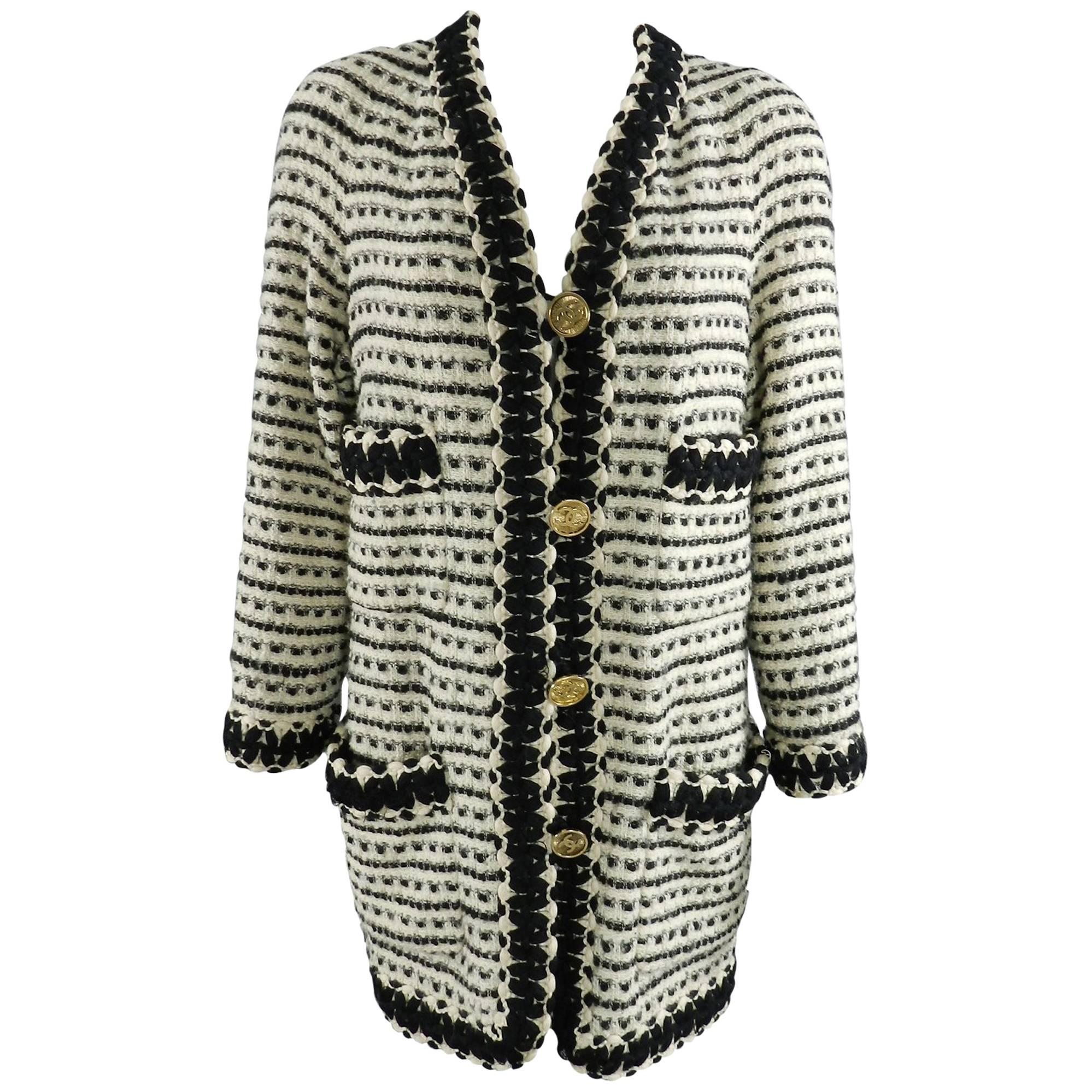 Chanel vintage 1980's Thick Tweed Ivory and Black CC logo Jacket