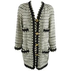 Chanel vintage 1980's Thick Tweed Ivory and Black CC logo Jacket 8