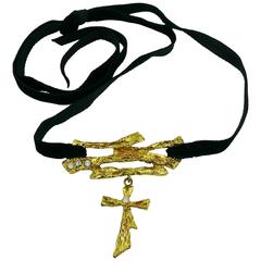 Christian Lacroix Vintage Cross Pendant Choker Necklace 10