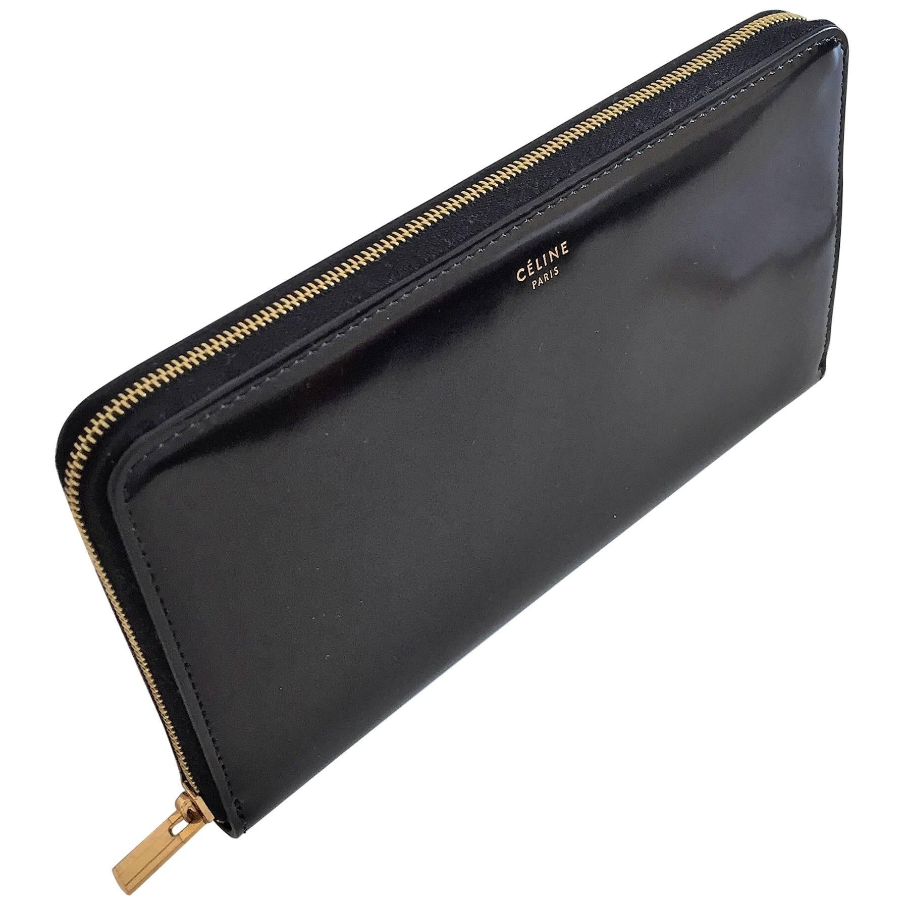 New Céline Large Zipper Wallet in Vernis Black Leather For Sale