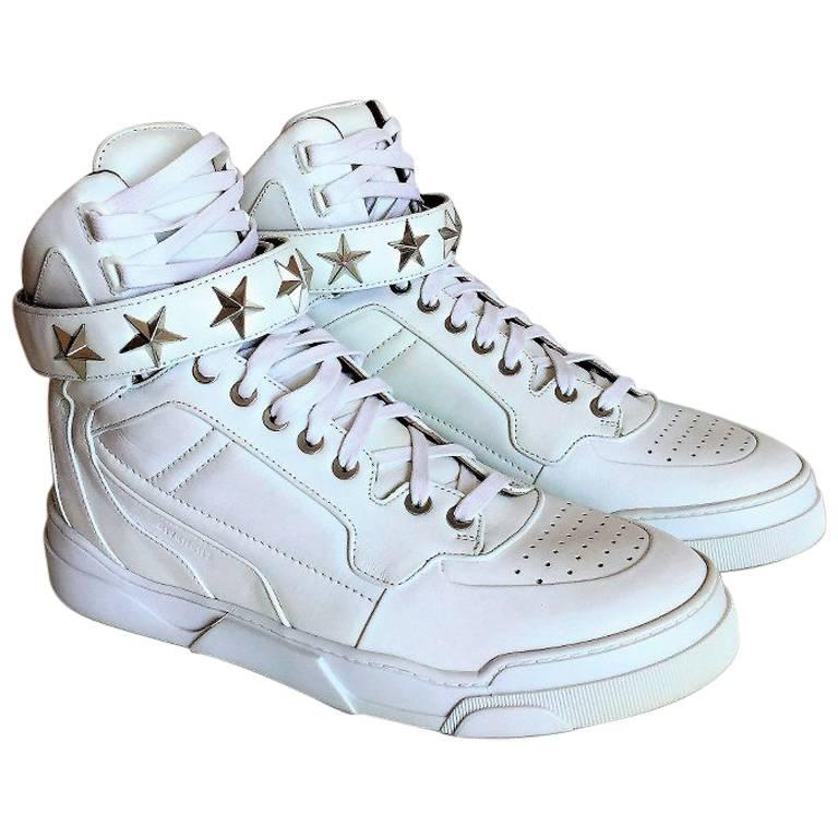 Givenchy Tyson High Top Leather Sneakers shoes with Stars, in pristine condition For Sale