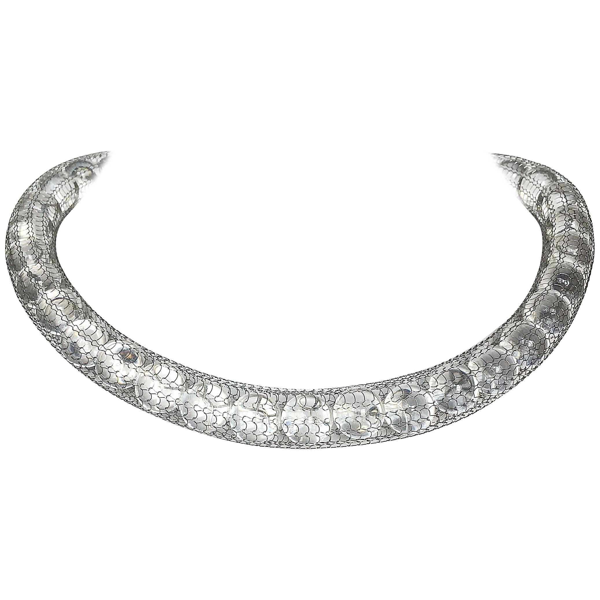 Collier de perles en résine transparente et acier inoxydable à maille fine, 2012 en vente