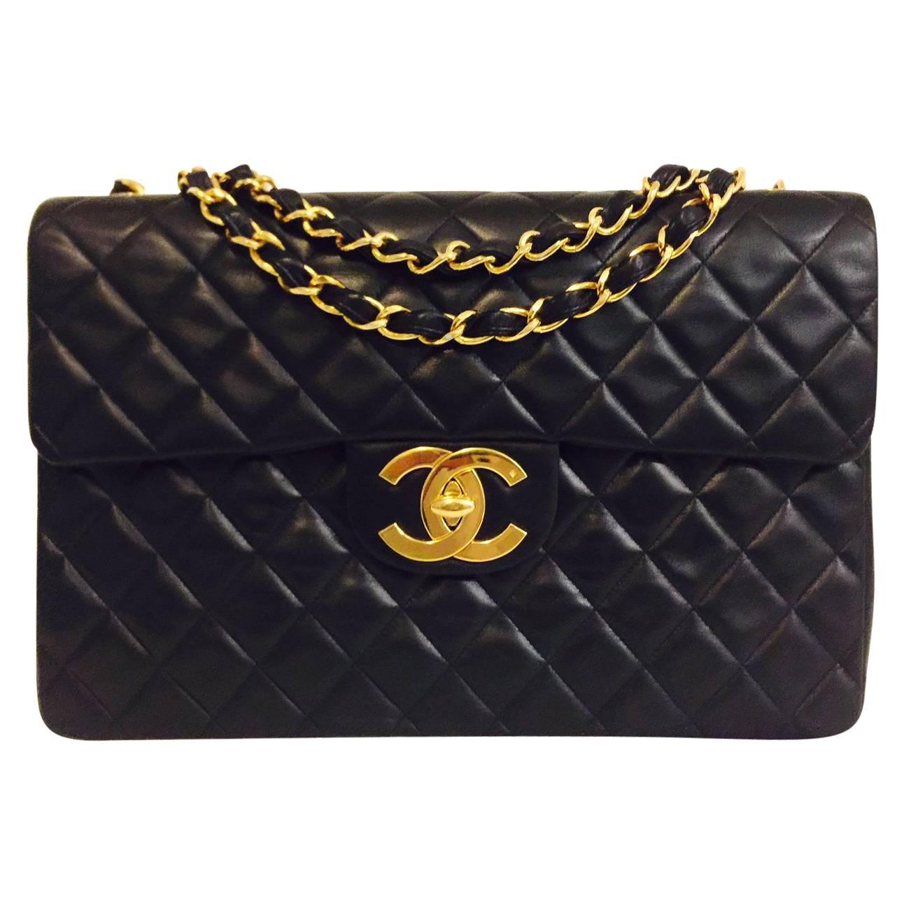 Classic Chanel Single Flap Handbag in Black Quilted Lambskin