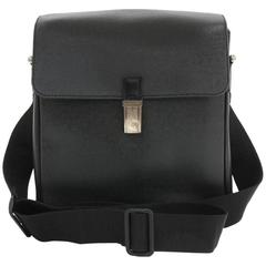 Louis Vuitton Yaranga Black Taiga Leather Messenger Bag