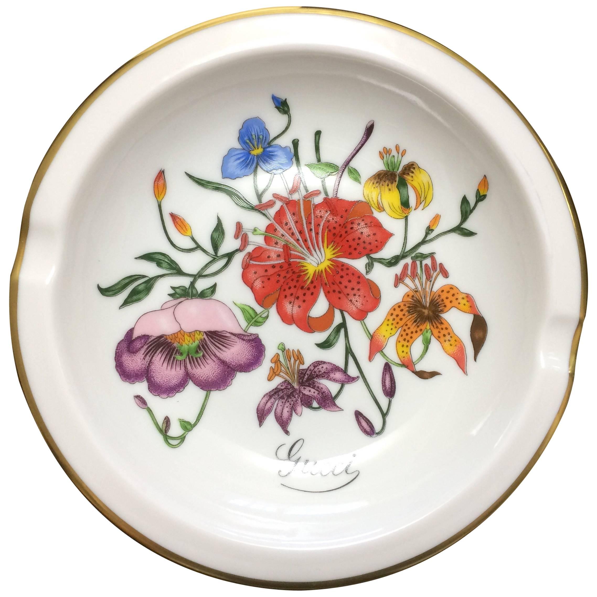 MINT. 70's vintage Richard Ginori for Gucci ceramic plate, porcelain ashtray. For Sale