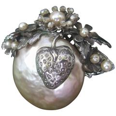Miriam Haskell Elegant Baroque Glass Pearl Strawberry Brooch ca 1950 3