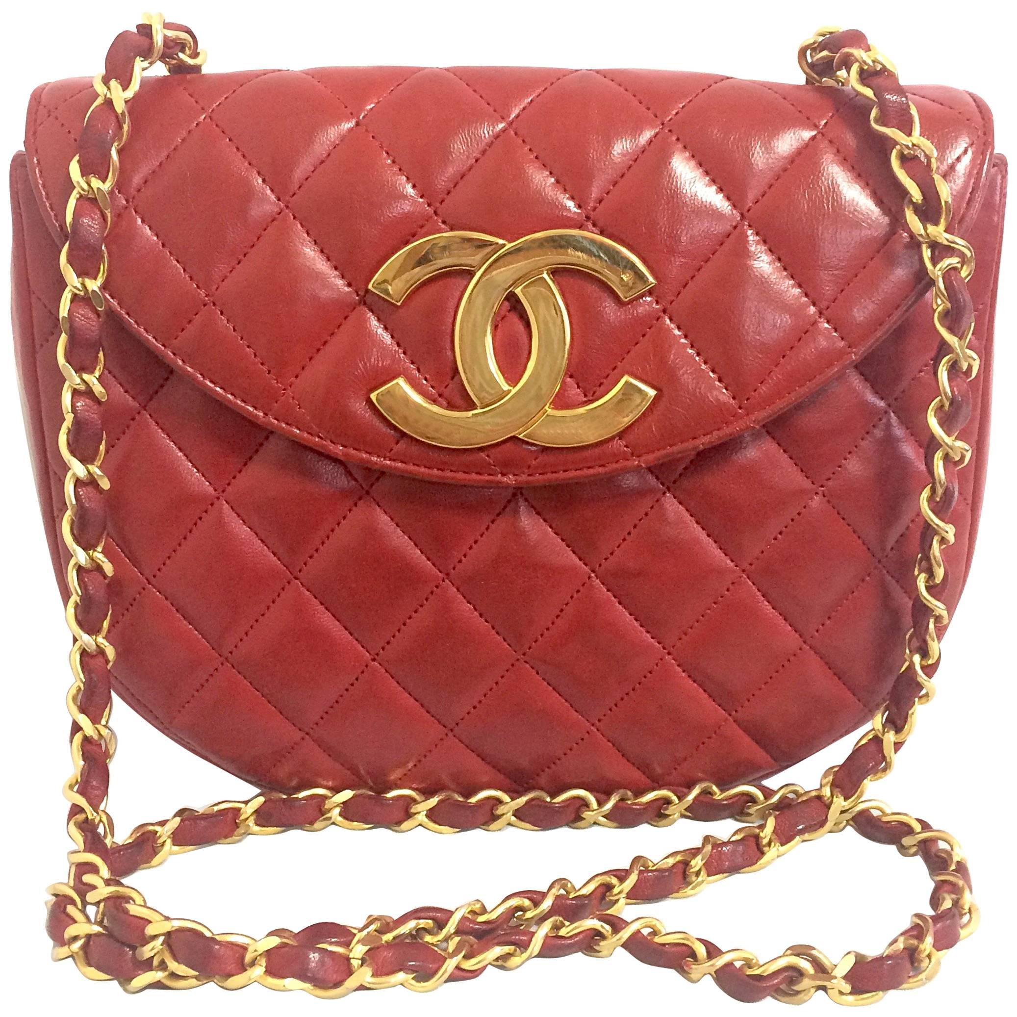 Vintage CHANEL rare red lambskin oval flap 2.55 shoulder bag with large gold CC. For Sale