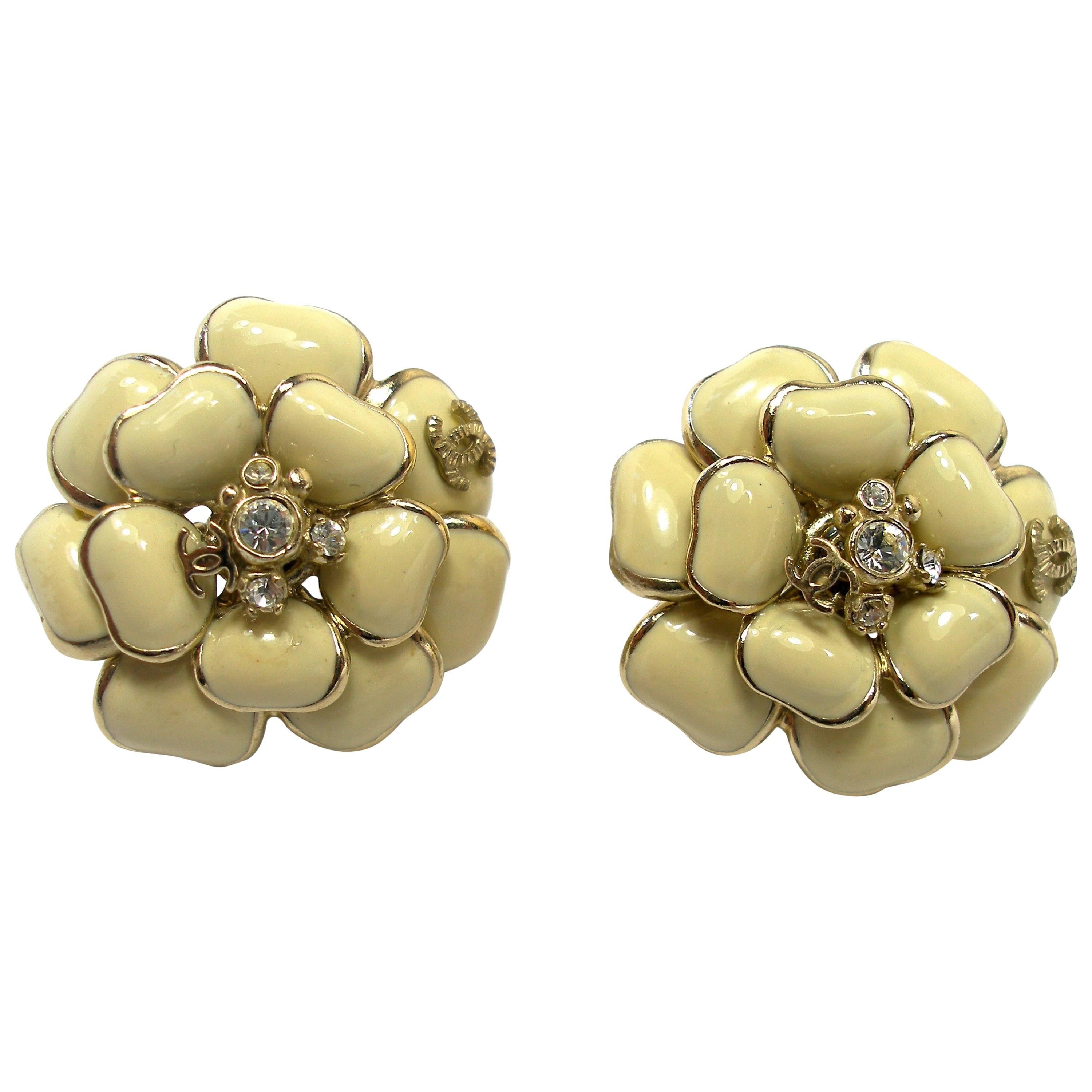 WON-DER-FULL Chanel CC Camélia Earings enamel and gold métal / RARE 