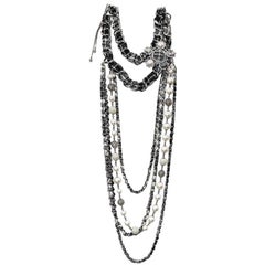CHANEL Long Chain Necklace 'Paris-Edinburgh' in Tweed and Glass Pearls