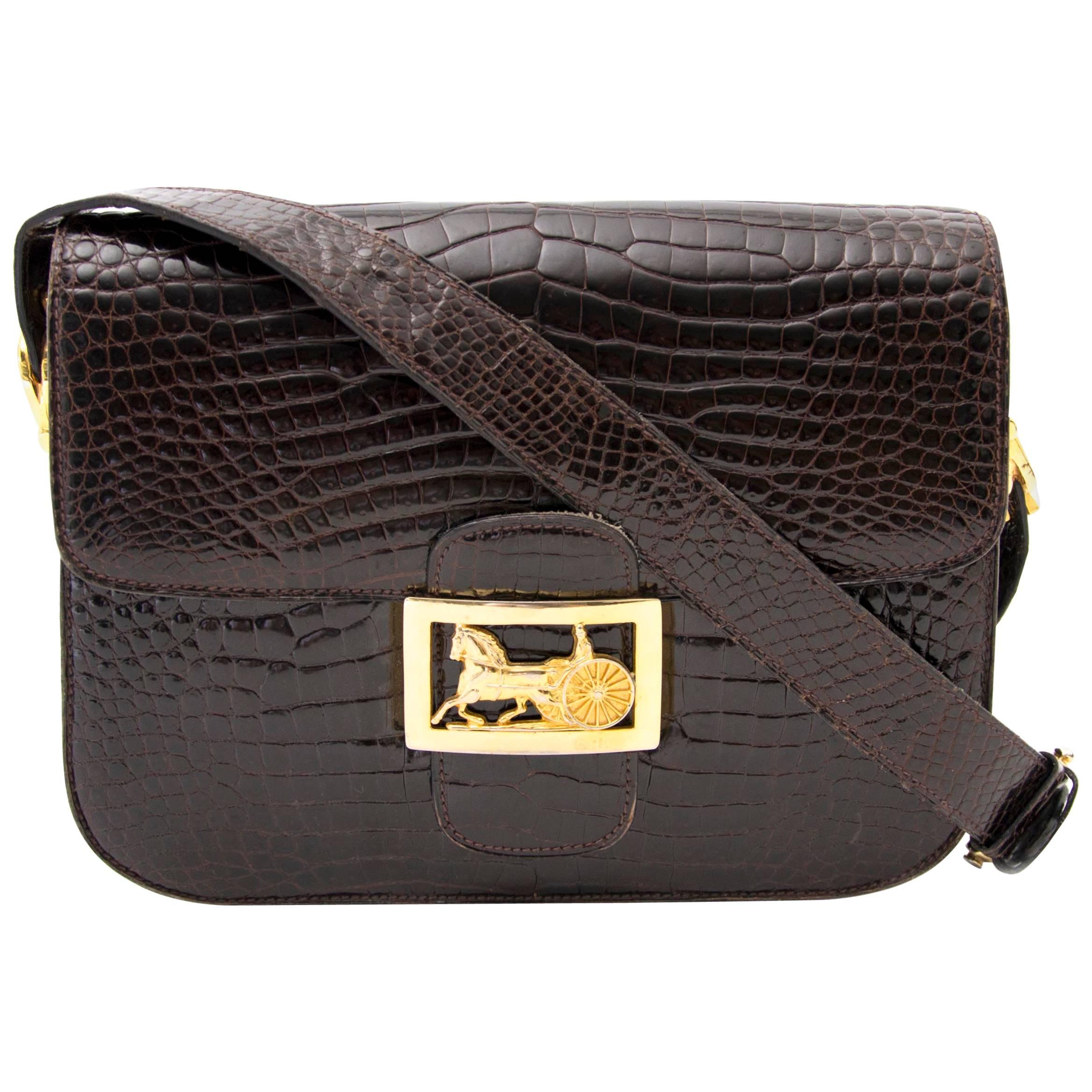 Celine Horse Carriage Leather Shoulder Bag (SHG-27560) – LuxeDH