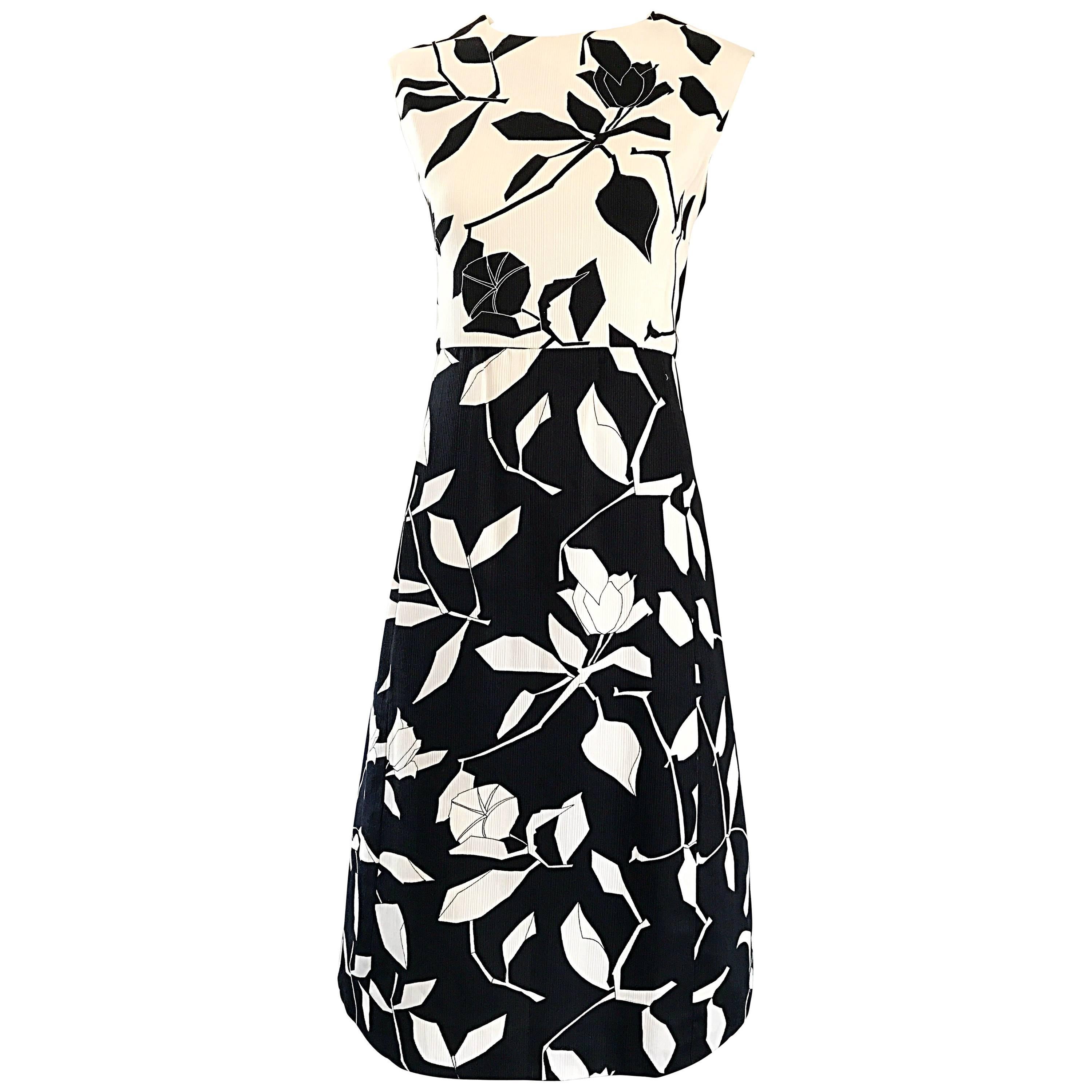 Chic 1960s Black and White Abstract Floral A Line Sleeveless Vintage 60s Dress 