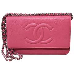 Timeless/classique leather clutch bag Chanel Red in Leather - 33062073